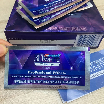 Bandes Blanchissantes 3D Crest Whitestrips – Résultats Professionnels à Domicile authentiques.